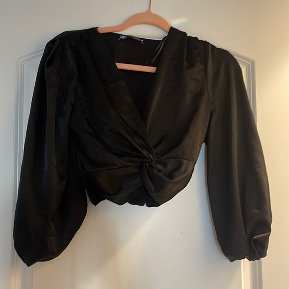 Zara black Xs long sleeve long front crop top nwot - Picture 1 of 4